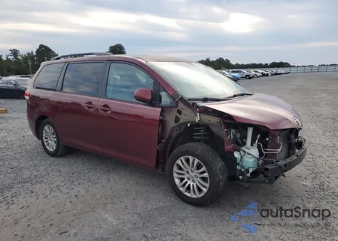 2013 Toyota Sienna Xle z USA, uszkodzony, nr VIN 5TDYK3DC2DS309829